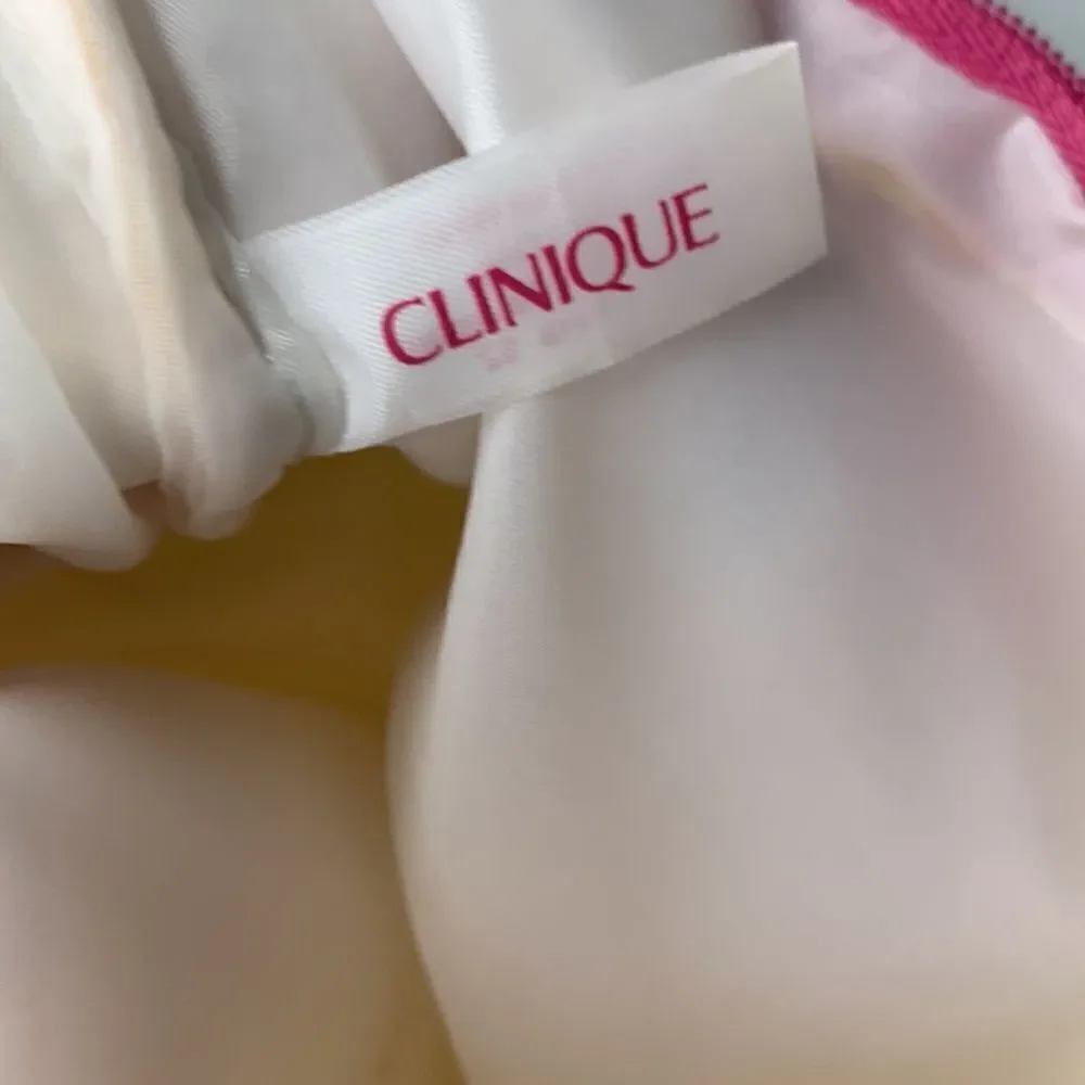 EUC Clinique LaLa DK makeup bag